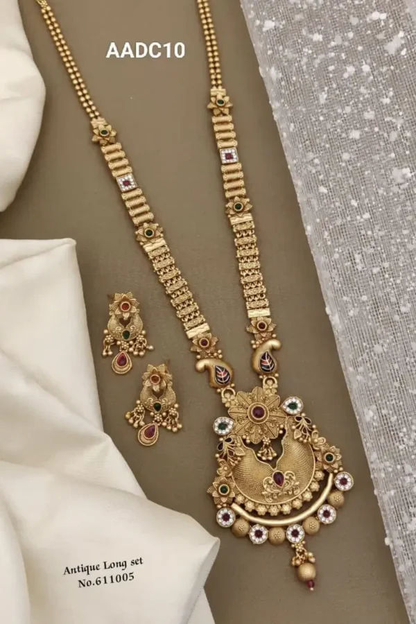 AADC10 Chunky Antique Jewellery Set With Earrings