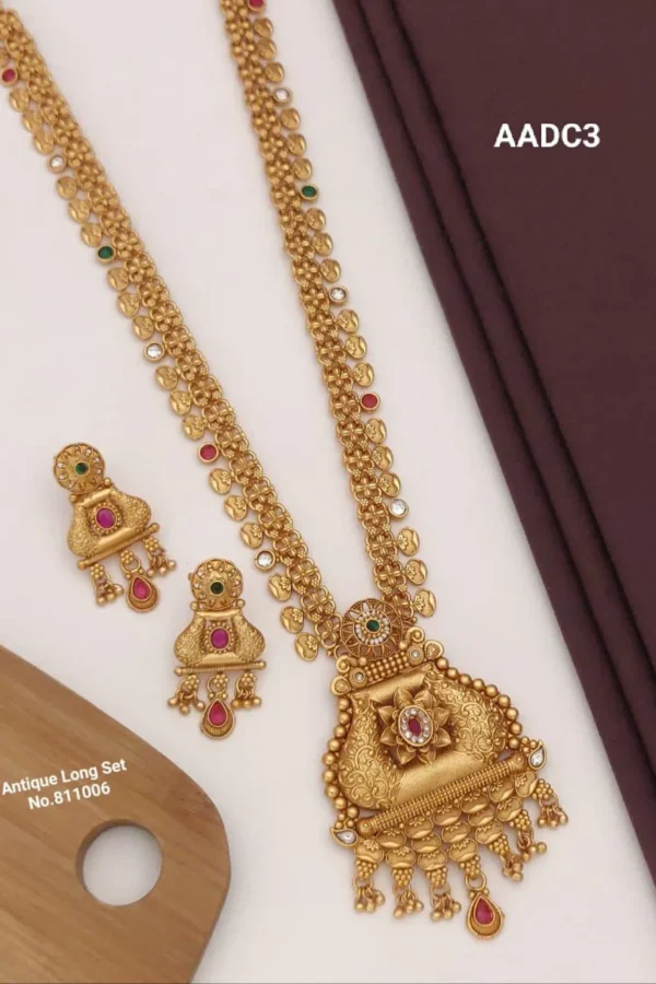 AADC3 Chunky Antique Jewellery Set With Earrings