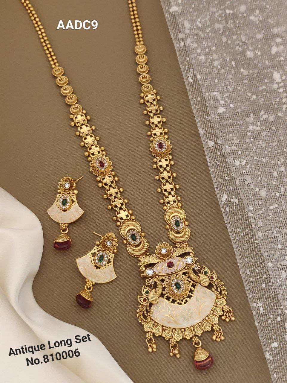 AADC9 Chunky Antique Jewellery Set With Earrings