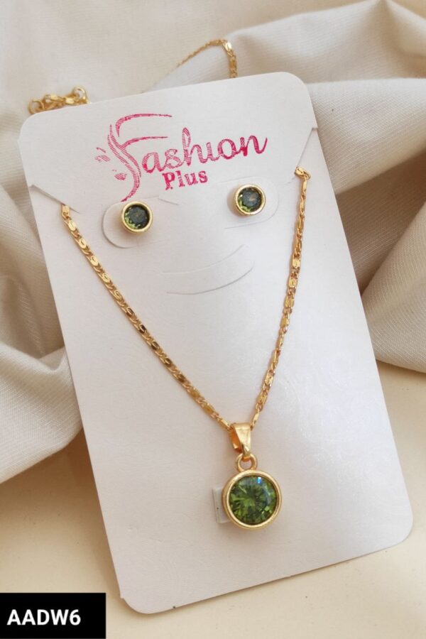 AADW6 Glamorous Fancy Necklace with Studs